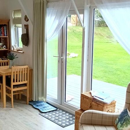 The Wood Cottage สการ์โบโรห์ ภายนอก รูปภาพ