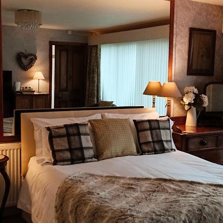 The Wood Cottage สการ์โบโรห์ ภายนอก รูปภาพ
