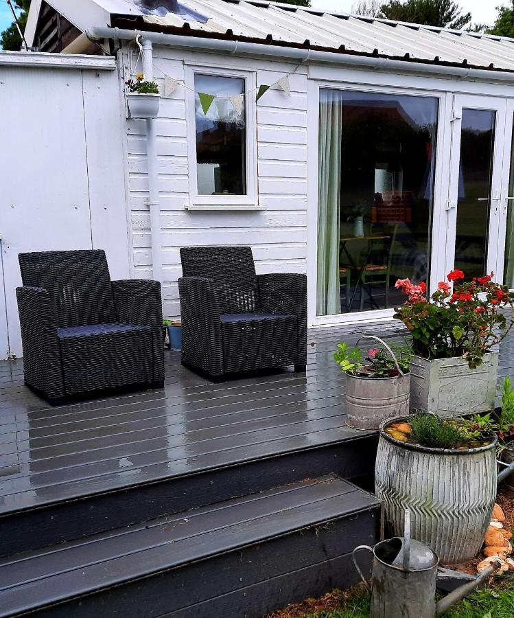 The Wood Cottage สการ์โบโรห์ ภายนอก รูปภาพ